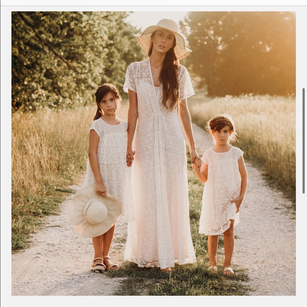 SOLD—> EleStory Toddler 12 month old  Lace dress